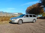 Volvo V70 2.5 T AWD AUT 2005 Grijs, Auto's, Automaat, 1800 kg, Zwart, Stationwagon