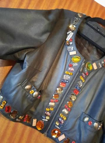 zeer apart leren jas donker blauw met stenen high fashion beschikbaar voor biedingen