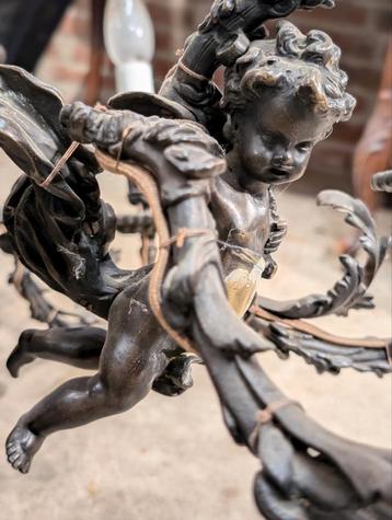 Grote antieke bronzen hang lamp 40 KG.  €950. 95h  90 doorsn beschikbaar voor biedingen