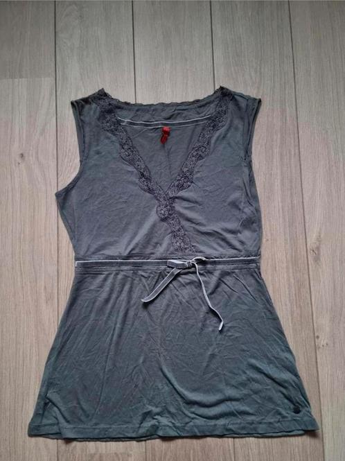 Qs by s.oliver top singlet shirt grijs mt xs, Kleding | Dames, Tops, Zo goed als nieuw, Maat 34 (XS) of kleiner, Grijs, Zonder mouw
