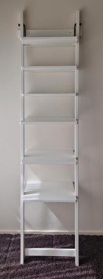 Witte boekenkast Ikea beschikbaar voor biedingen