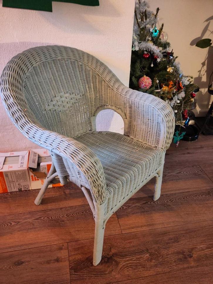 Lichtgroene rotan stoel - kinderkamer, Tuin en Terras, Tuinstoelen, Gebruikt, Rotan, Ophalen of Verzenden