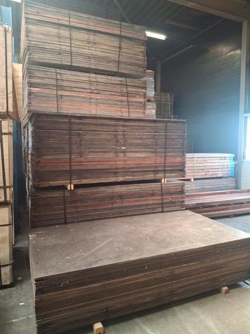 Gebruikte betonplex platen 18mm  beschikbaar voor biedingen
