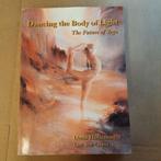 Dancing the Body of Light (The future of yoga) - boek!, Gelezen, Meditatie of Yoga, Ophalen of Verzenden, Instructieboek