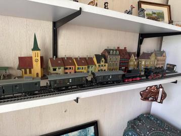 Marklin modeltrein en Heljan gebouwen beschikbaar voor biedingen