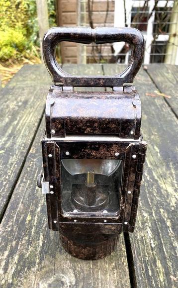 Leuke Wehrmacht Bakelite Einheitslaterne - bakeliet  beschikbaar voor biedingen