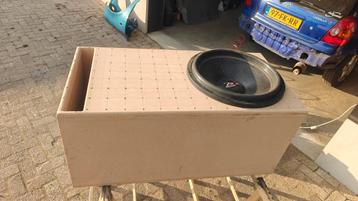 B2 ISX 18 subwoofer inc berekende kist 22hz beschikbaar voor biedingen