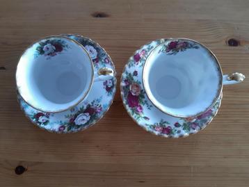 Kop en schotel 2x porselein beschikbaar voor biedingen