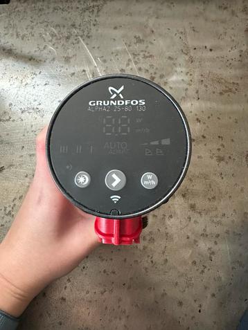 2x Grundfoss Alpha2 E CV Pomp beschikbaar voor biedingen