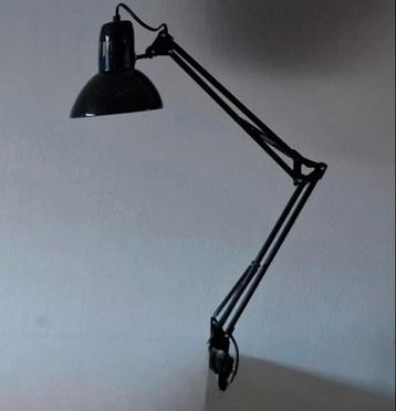 Vintage Zwarte Bureaulamp met Verstelbare Arm beschikbaar voor biedingen