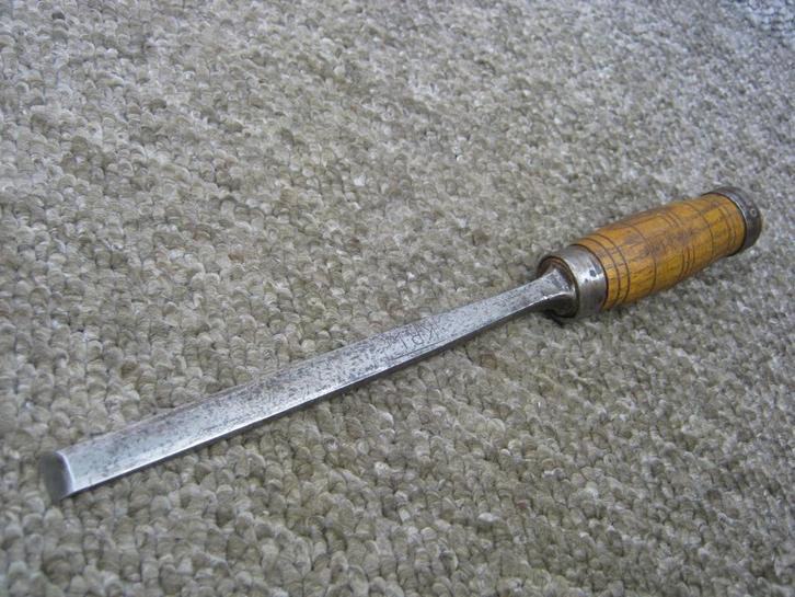 Beitel, oud type. Gemerkt K. R. IJ., Antiek en Kunst, Antiek | Gereedschap en Instrumenten, Verzenden