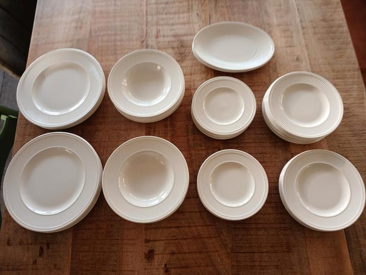 Wedgwood windsor servies borden, gebaksborden, diepe borden, Huis en Inrichting, Keuken | Servies, Gebruikt, Bord(en), Wedgwood