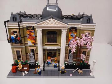 Lego icons museum of natural history 10326 beschikbaar voor biedingen