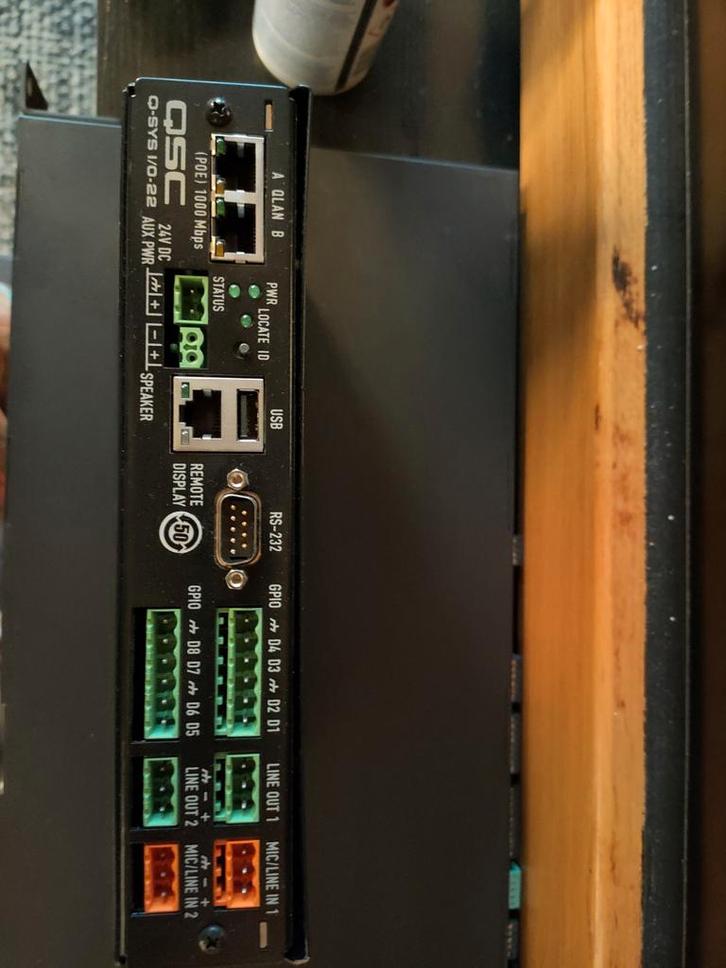 QSC IO-22 Klein I/O Frame voor QSC Core DSP, Audio, Tv en Foto, Converters, Ophalen of Verzenden