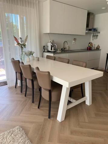 6 eettafel stoelen kleur taupe in goede staat