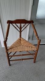 Antieke hoekstoel breistoel met rieten zitting, Antiek en Kunst, Antiek | Meubels | Stoelen en Banken, Ophalen