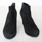 Mooie Suede Unisa Laarsjes (Maat 39) s12 € 20,-, Kleding | Dames, Schoenen, Zwart, Lage of Enkellaarzen, Ophalen of Verzenden