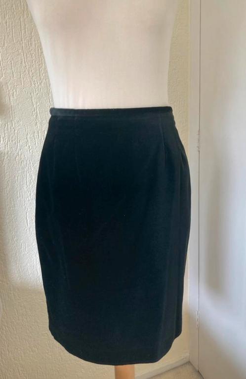 Zwart fluwelen rok, Kleding | Dames, Rokken, Gedragen, Maat 38/40 (M), Zwart, Boven de knie, Verzenden