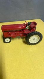Ertl tractor international, Hobby en Vrije tijd, Modelbouw | Auto's en Voertuigen, Overige merken, Ophalen of Verzenden, Zo goed als nieuw