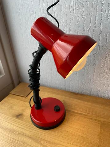 Retro rode bureaulamp massive beschikbaar voor biedingen