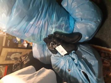 5 hele grote zakken kleding veel mooie rokken alles naar s beschikbaar voor biedingen