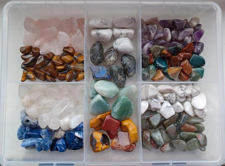 Verzamelbak met edelstenen (2), Verzamelen, Mineralen en Fossielen, Mineraal, Ophalen of Verzenden