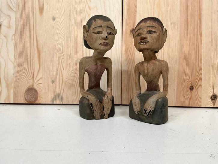 Twee houten beeldjes.WD-026, Antiek en Kunst, Kunst | Beelden en Houtsnijwerken, Ophalen