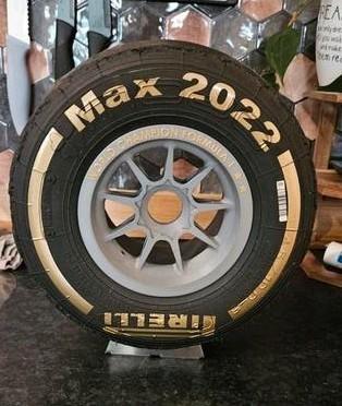 Max verstappen kart band beschikbaar voor biedingen