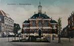 Zeer mooie kleuren briefkaart Het oude Raadhuis in Apeldoorn, Ophalen of Verzenden, 1920 tot 1940, Gelopen, Gelderland