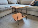 Vintage Tafeltje met Lectuurbak - Jaren 60, Minder dan 55 cm, Gebruikt, Vintage, Rechthoekig