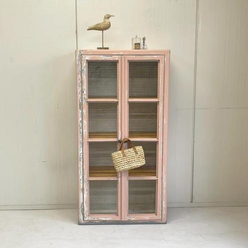 Brocante antieke vitrinekast industieel gaas landelijke kast, Huis en Inrichting, Kasten | Vitrinekasten, Gebruikt, 150 tot 200 cm
