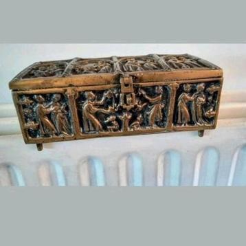 Antiek Bronzen kistje gotische stijl 1890 a 1900 Eeuw beschikbaar voor biedingen