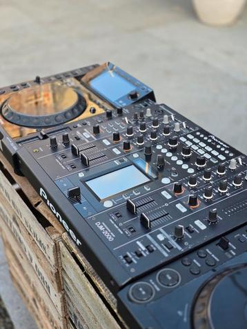 Pioneer DJ set Cdj2000 en DJM2000 inclusief decksavers beschikbaar voor biedingen