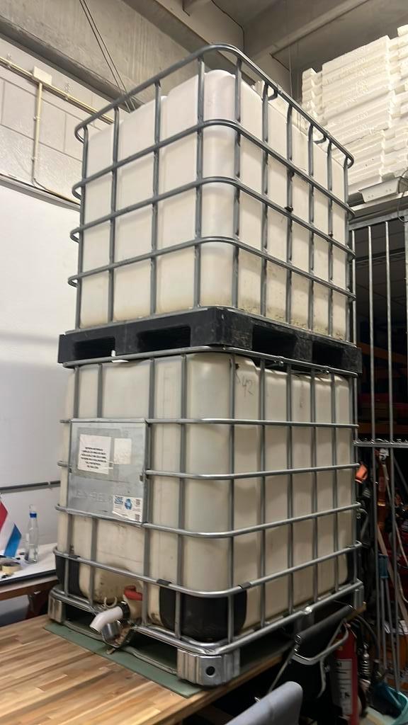 IBC - Container / Bulk container / IBC tank met kraan, Tuin en Terras, Regentonnen, Gebruikt, 150 liter of meer, Met kraantje