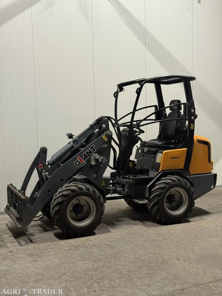 Giant 267 337 mini shovel ( 500 uur ), Zakelijke goederen, Machines en Bouw | Kranen en Graafmachines, Wiellader of Shovel, Ophalen of Verzenden