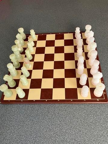 Schaakspel albast beschikbaar voor biedingen