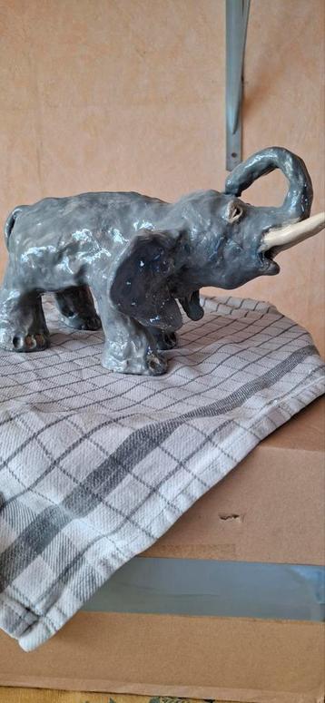 KERAMIEK OLIFANT  beschikbaar voor biedingen