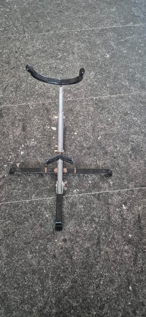 Tenoor Saxofoon Standaard - Stevige Ondersteuning, Muziek en Instrumenten, Standaards, Gebruikt, Instrumentstandaard, Saxofoon