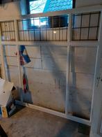 Groot raam met glas in lood, Ophalen