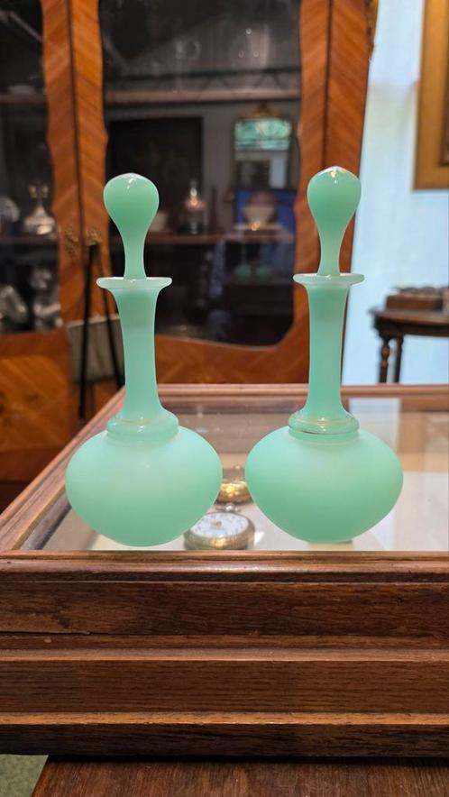 2 antieke groen opaline karaften, Antiek en Kunst, Antiek | Glas en Kristal, Ophalen of Verzenden