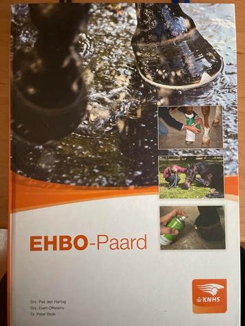 EHBO-Paard: KNHS Boek voor Paardenverzorging beschikbaar voor biedingen