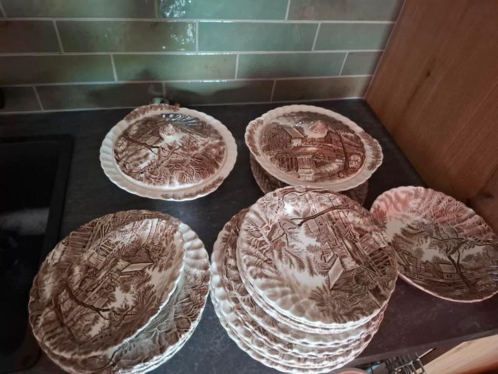 Johnson Brothers Servies Compleet, Antiek en Kunst, Antiek | Servies compleet, Ophalen of Verzenden