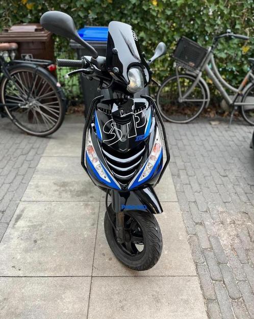 Piaggo zip 4 takt 50cc, Fietsen en Brommers, Scooters | Piaggio, Zo goed als nieuw, Zip, Benzine, Ophalen