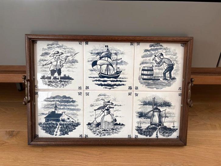 Vintage dienblad met zes Delfstblauwe tegels, Antiek en Kunst, Curiosa en Brocante, Ophalen of Verzenden