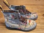 Dr. Martens floral maat 42, Overige kleuren, Lage of Enkellaarzen, Ophalen of Verzenden, Dr. Martens