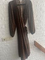 Object wikkeljurk mt 42 bruin, Kleding | Dames, Jurken, Bruin, Nieuw, Ophalen of Verzenden, Onder de knie