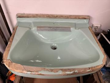 Vintage pastelgroene wastafel Royal Sphinx uit oude stock beschikbaar voor biedingen