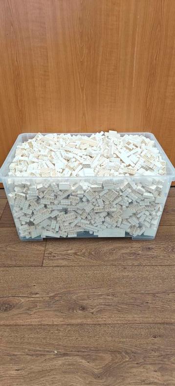 10kg Lego stenen 2 x 4 Wit/Oranje/Groen beschikbaar voor biedingen