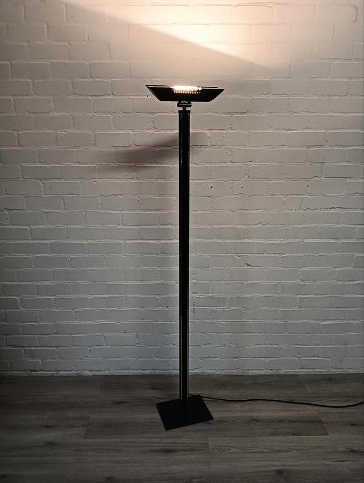 Strakke zwarte vloerlamp, Aluminor Frankrijk, Huis en Inrichting, Lampen | Vloerlampen, Zo goed als nieuw, 150 tot 200 cm, Metaal