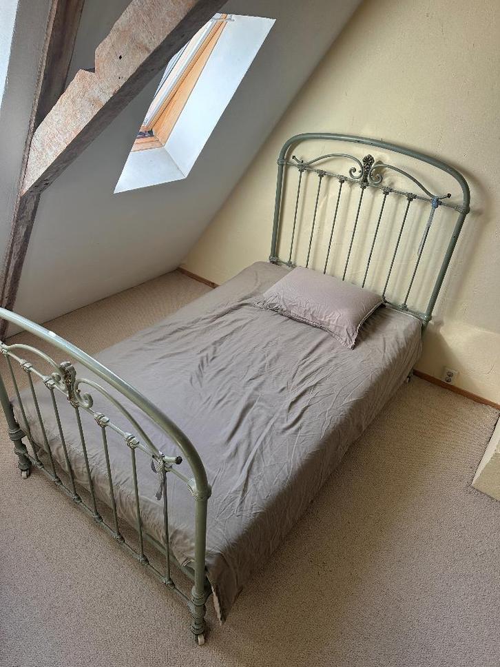 Frans spijlenbed 190x120, Antiek en Kunst, Antiek | Meubels | Bedden, Ophalen